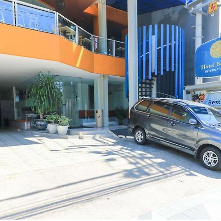 Hotel Berlian International Surabaya Bagian luar foto