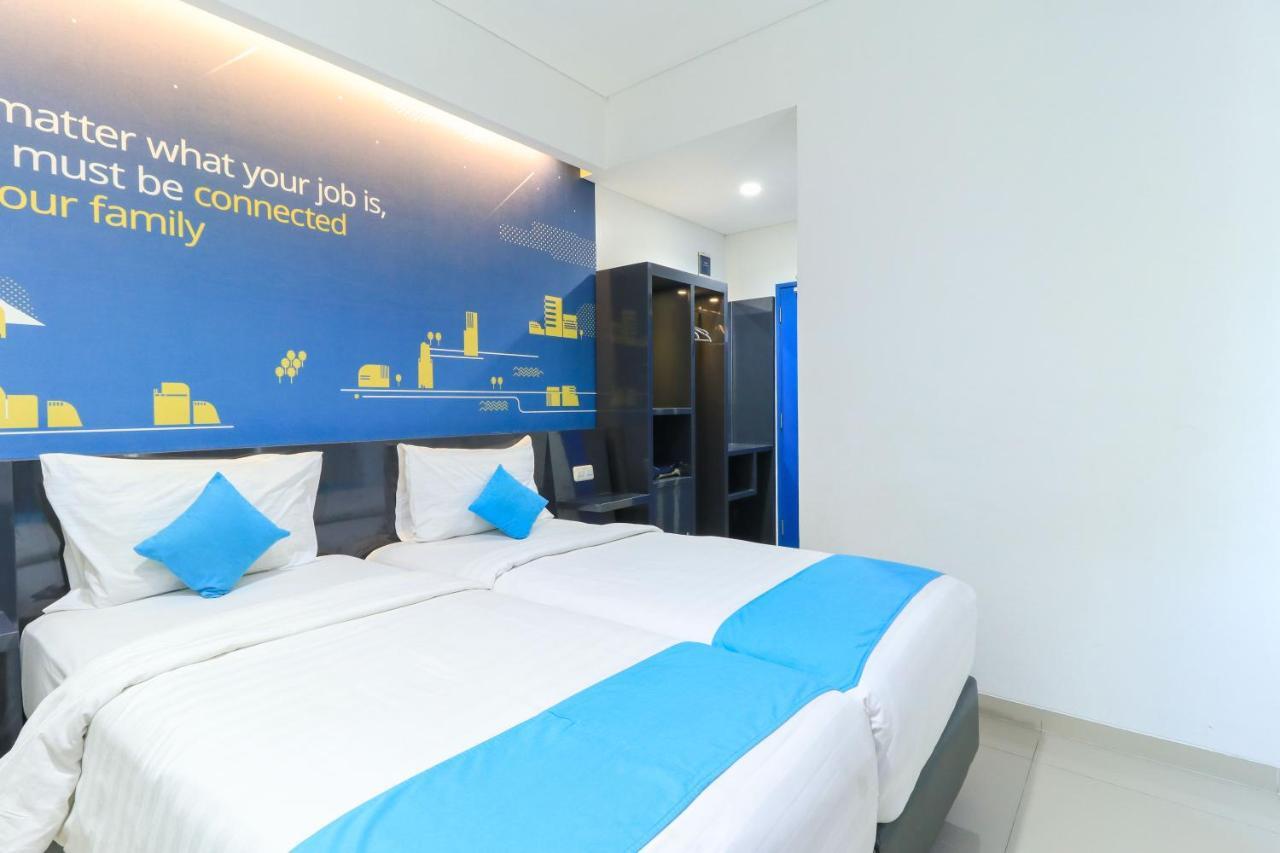 Hotel Berlian International Surabaya Bagian luar foto