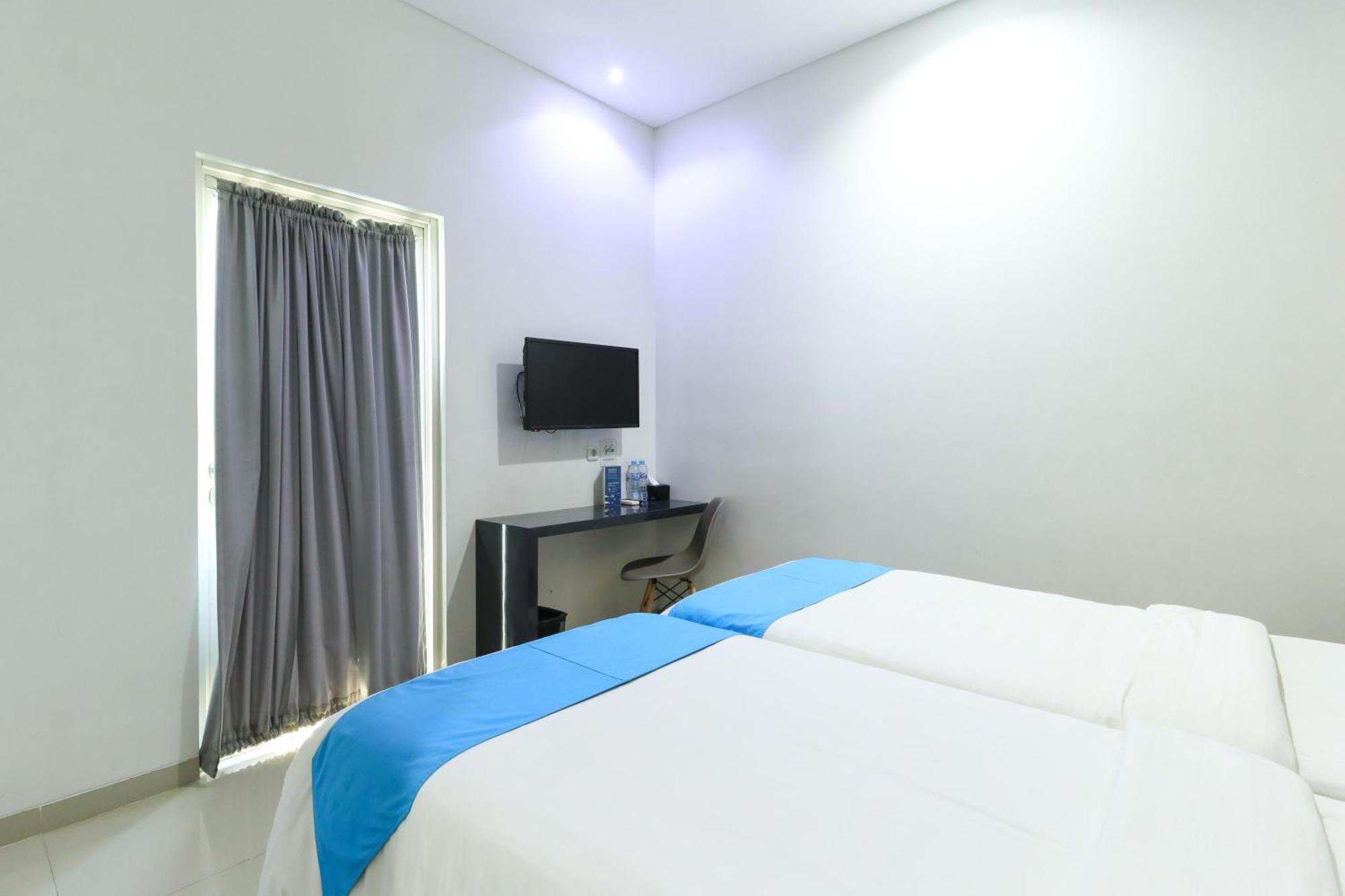 Hotel Berlian International Surabaya Bagian luar foto