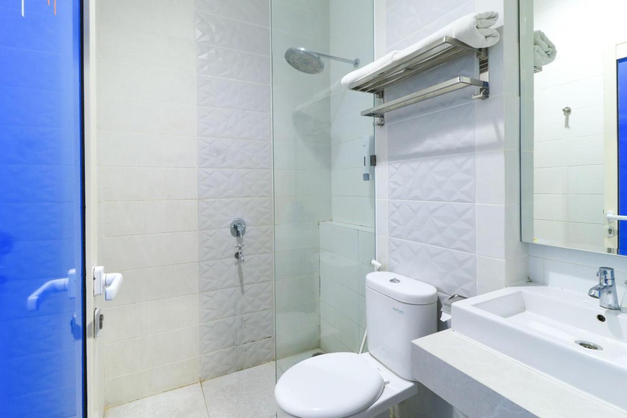 Hotel Berlian International Surabaya Bagian luar foto