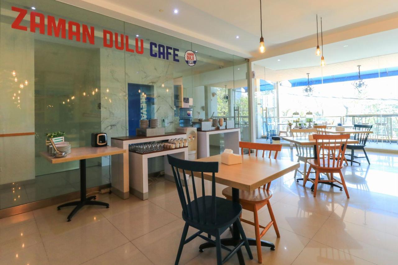 Hotel Berlian International Surabaya Bagian luar foto