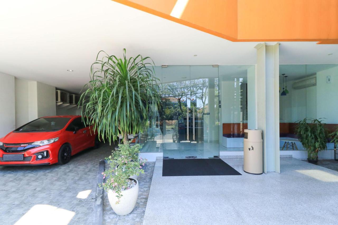 Hotel Berlian International Surabaya Bagian luar foto