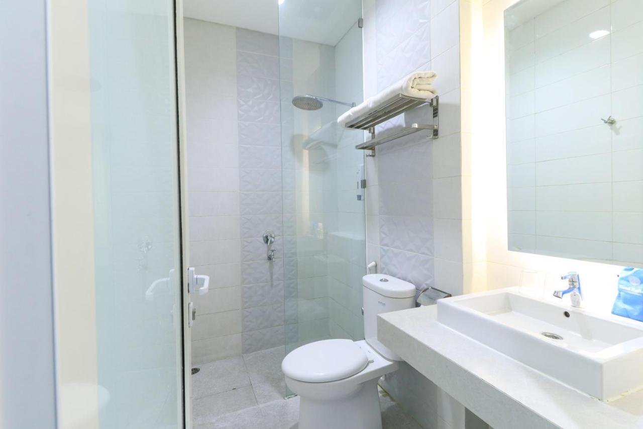 Hotel Berlian International Surabaya Bagian luar foto