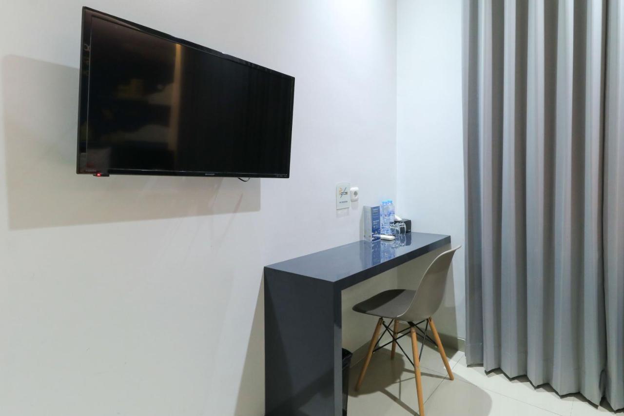 Hotel Berlian International Surabaya Bagian luar foto