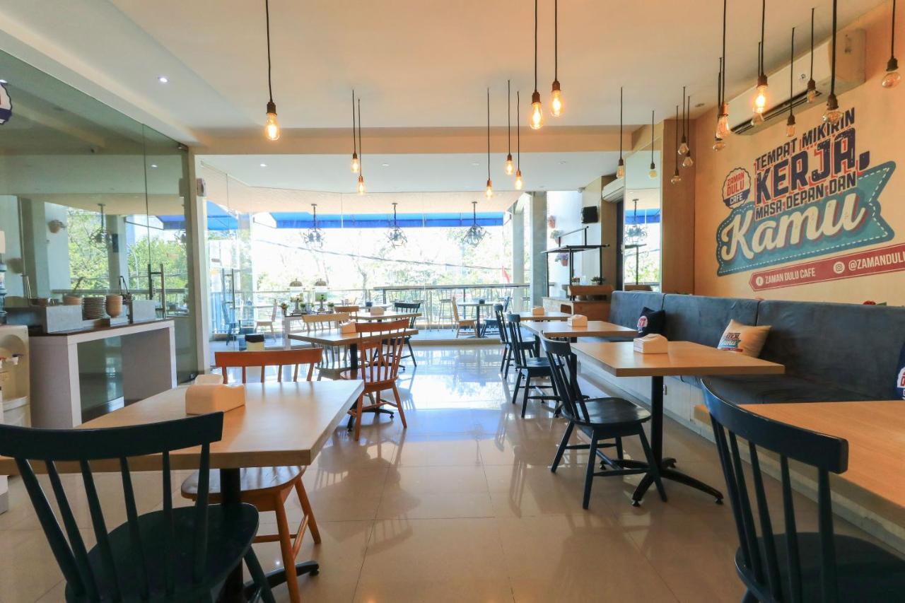 Hotel Berlian International Surabaya Bagian luar foto