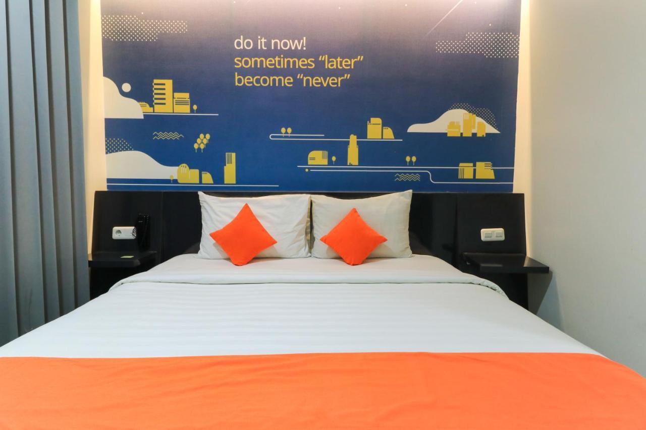 Hotel Berlian International Surabaya Bagian luar foto